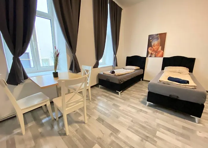 Economic 3p Lg Apartment *