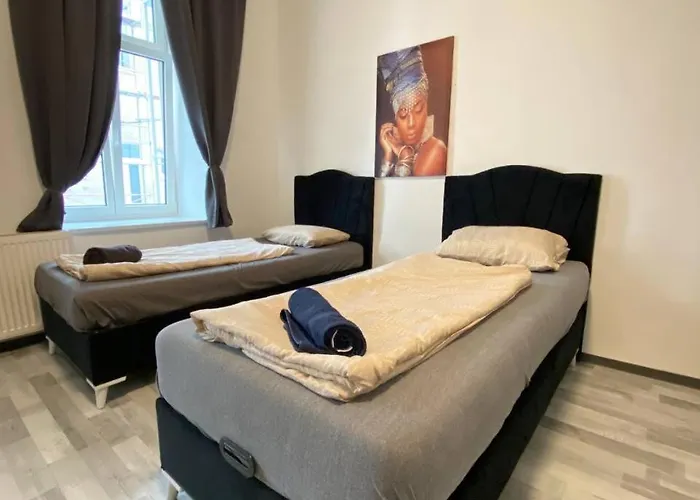 Economic 3p Lg Apartment *